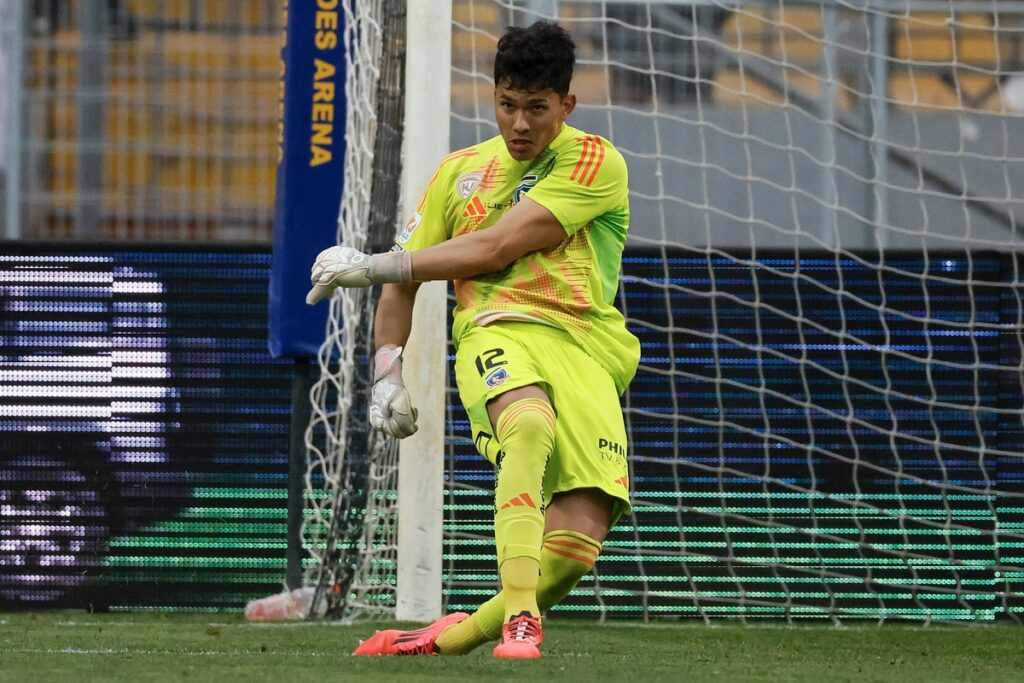 Eduardo Villanueva en su debut oficial por el primer equipo de Colo-Colo-