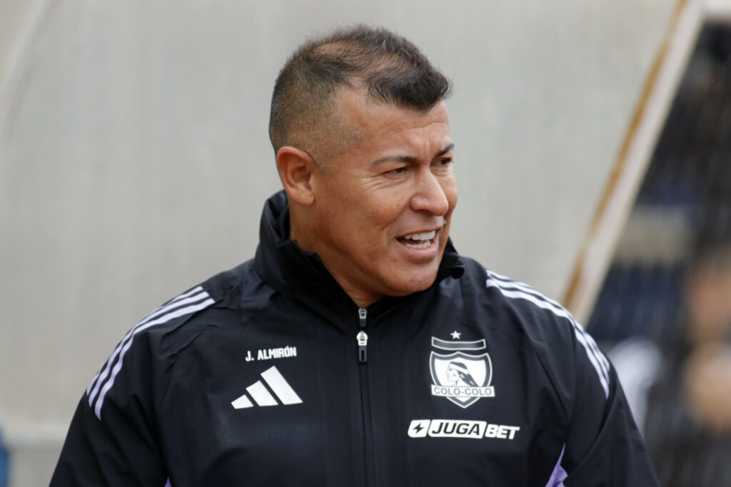 Futbol, O’Higgins vs Colo Colo, Fecha 17 Liga de Primera 2025. El entrenador de Colo Colo Jorge Almiron es fotografiado durante el partido de primera division contra O’Higgins disputado en el estadio Jorge Silva en San Fernando, Chile. 27/07/2025 Jorge Loyola/Photosport Football, O’Higgins vs Colo Colo 17nd turn, 2025 First division league Colo Colo head coach Jorge Almiron is pictured during the first division match against O’Higgins at the Jorge Silva stadium in San Fernando, Chile. 27/07/2025 Jorge Loyola/Photosport