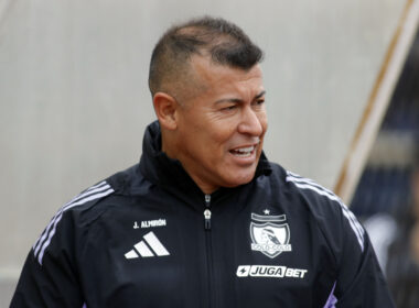 Futbol, O’Higgins vs Colo Colo, Fecha 17 Liga de Primera 2025. El entrenador de Colo Colo Jorge Almiron es fotografiado durante el partido de primera division contra O’Higgins disputado en el estadio Jorge Silva en San Fernando, Chile. 27/07/2025 Jorge Loyola/Photosport Football, O’Higgins vs Colo Colo 17nd turn, 2025 First division league Colo Colo head coach Jorge Almiron is pictured during the first division match against O’Higgins at the Jorge Silva stadium in San Fernando, Chile. 27/07/2025 Jorge Loyola/Photosport