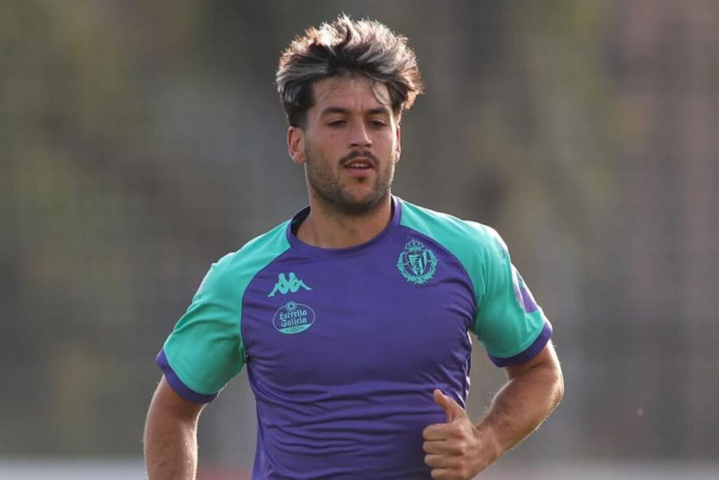 Real Valladolid entrenando en el Estadio Monumental.