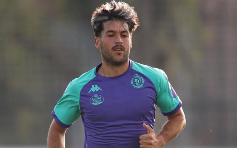 Real Valladolid entrenando en el Estadio Monumental.