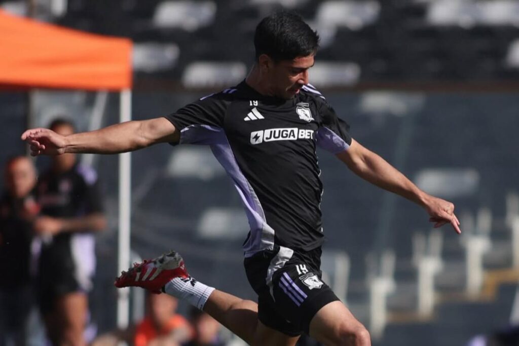 Salomón Rodríguez en el amistoso ante la Selección Chilena Sub-20 en el Estadio Monumental.