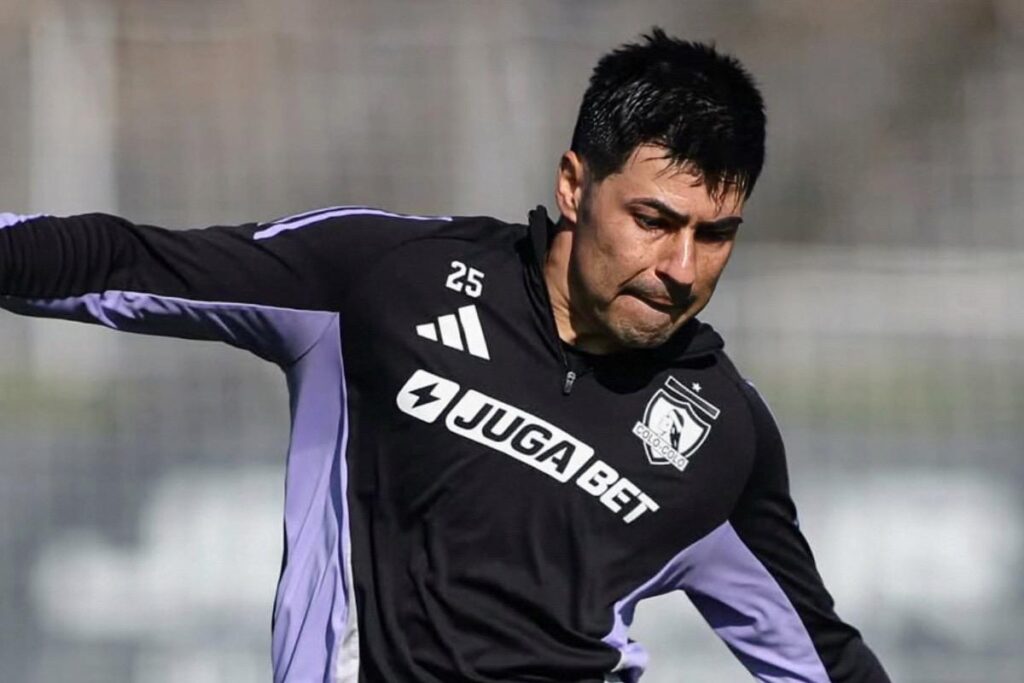 Primer plano a Tomás Alarcón en un entrenamiento de Colo-Colo.