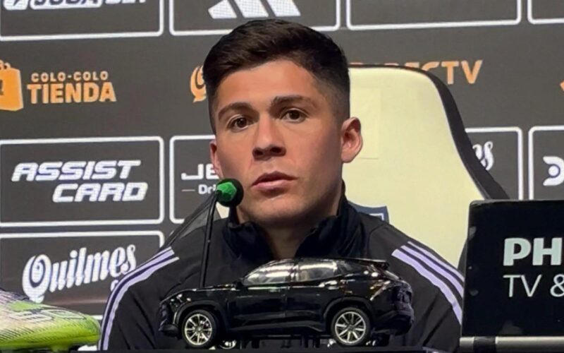 Víctor Felipe Méndez en una conferencia de prensa en el Estadio Monumental.