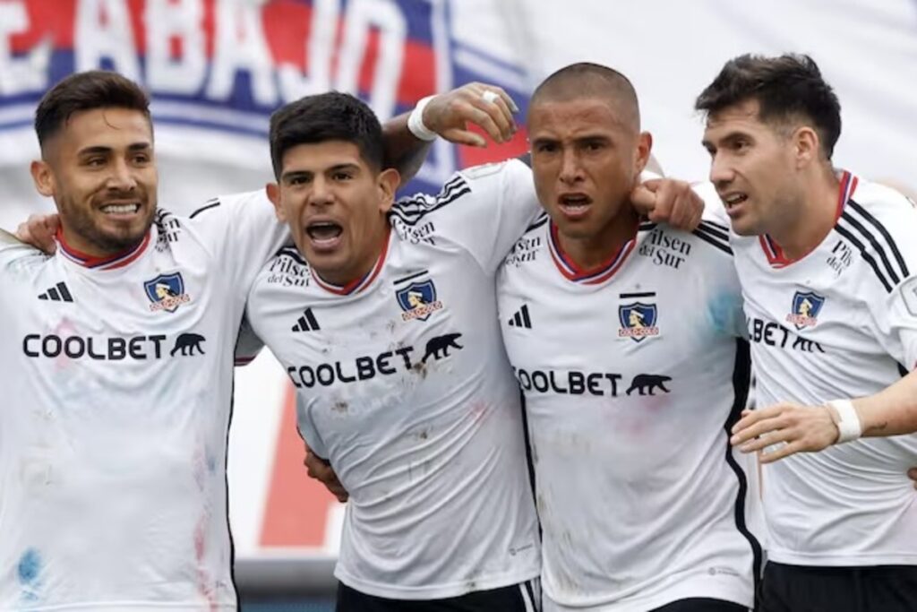 Bolados, Pavez, Benegas y Fuentes celebrando ante la U.