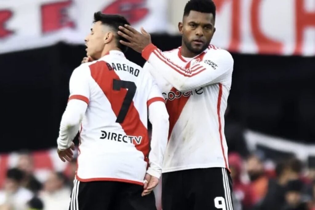 Bareiro y Borja jugando por River.